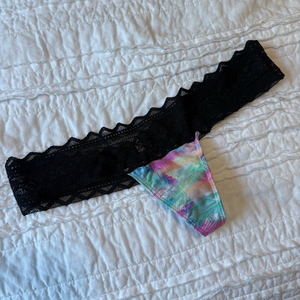 VS PINK vintage tropical leaf extra low rise thong panty